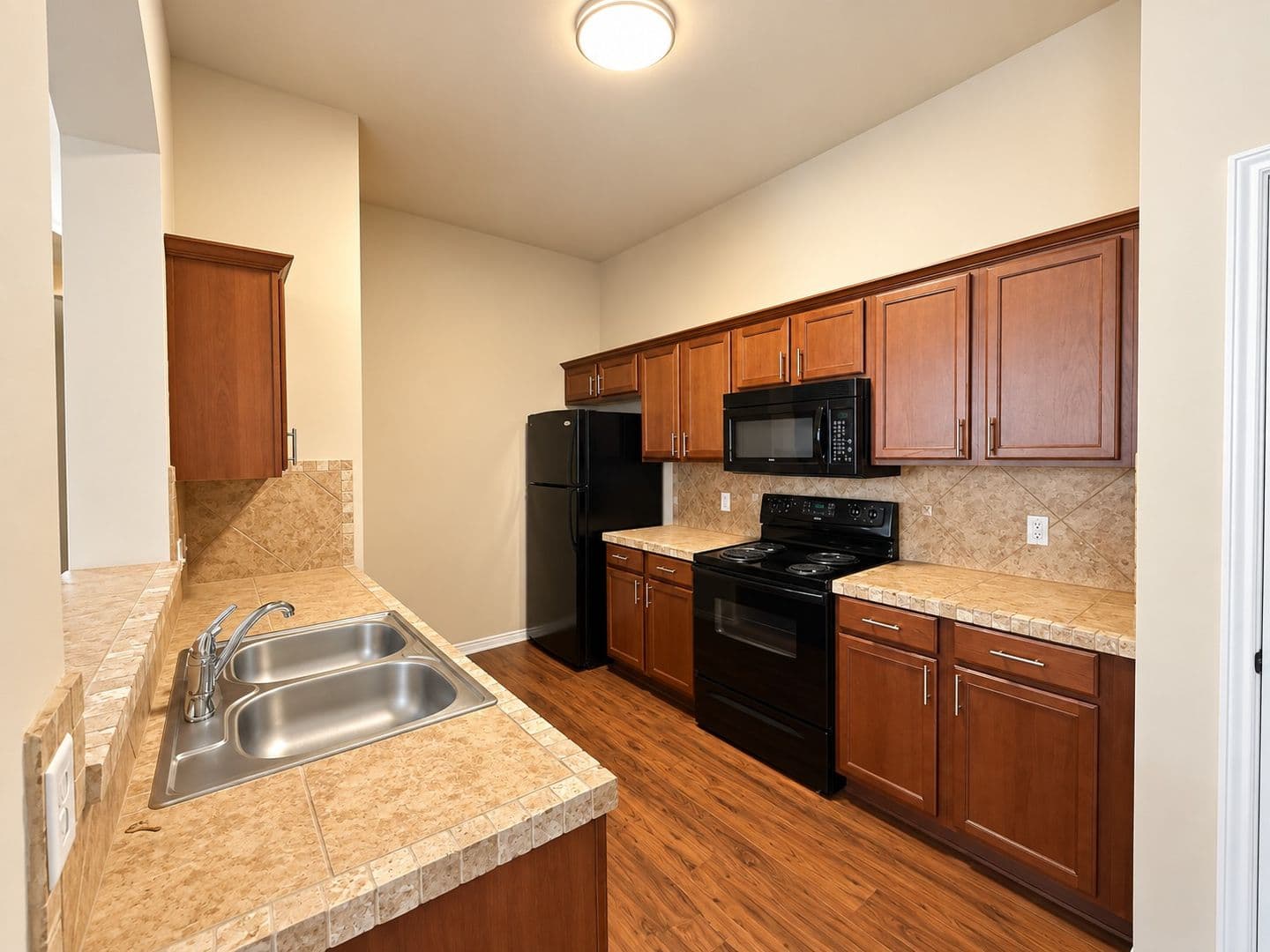 Mansfield Apartment: 1426 Ravenwood Drive