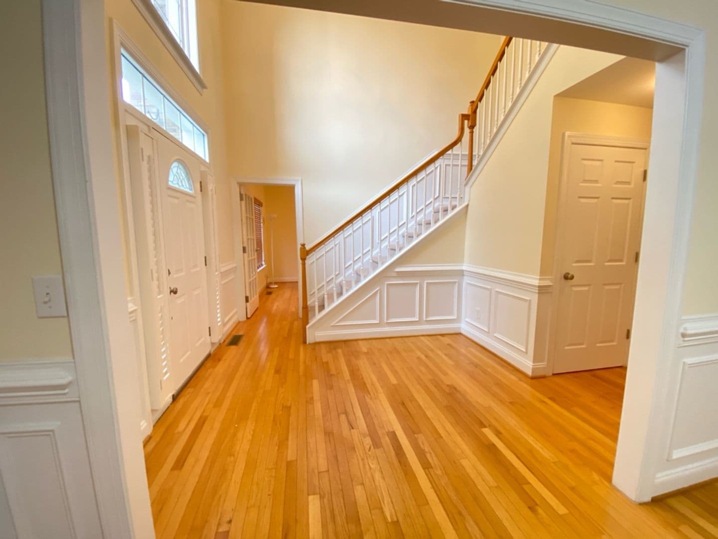 Lexington House: 105 Ridge Top Rd