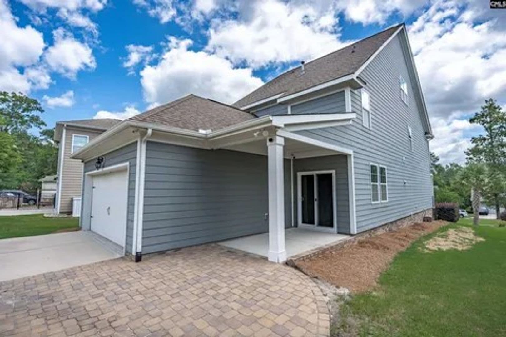 Elgin House: 234 Thacher Loop
