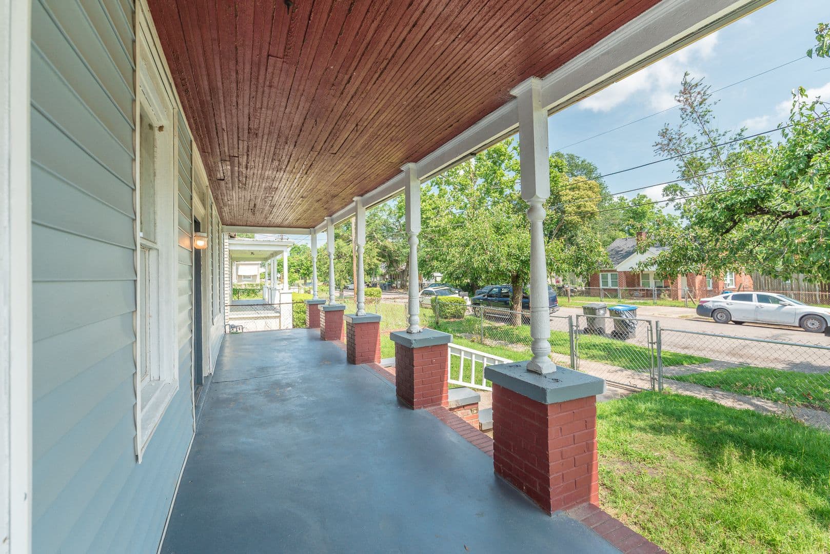 Augusta House: 2024 Clark St