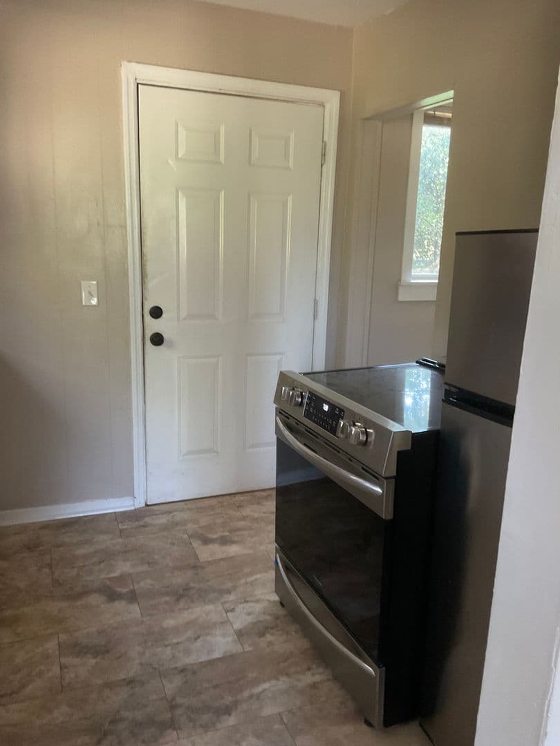 Augusta House: 2547 Miles St