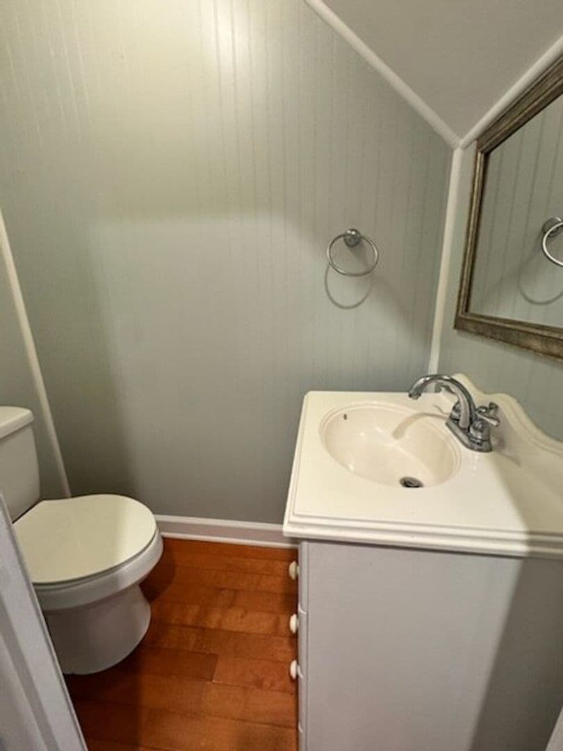 Mount Pleasent House: 730 Harbor Lane