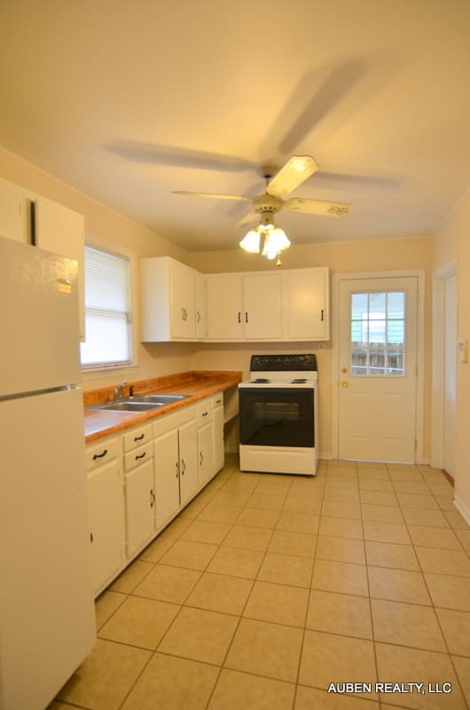Augusta House: 2403 Sparks Road