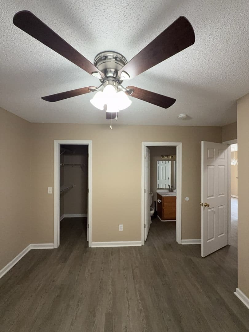 Columbia House: 515 Providence Crossing Dr
