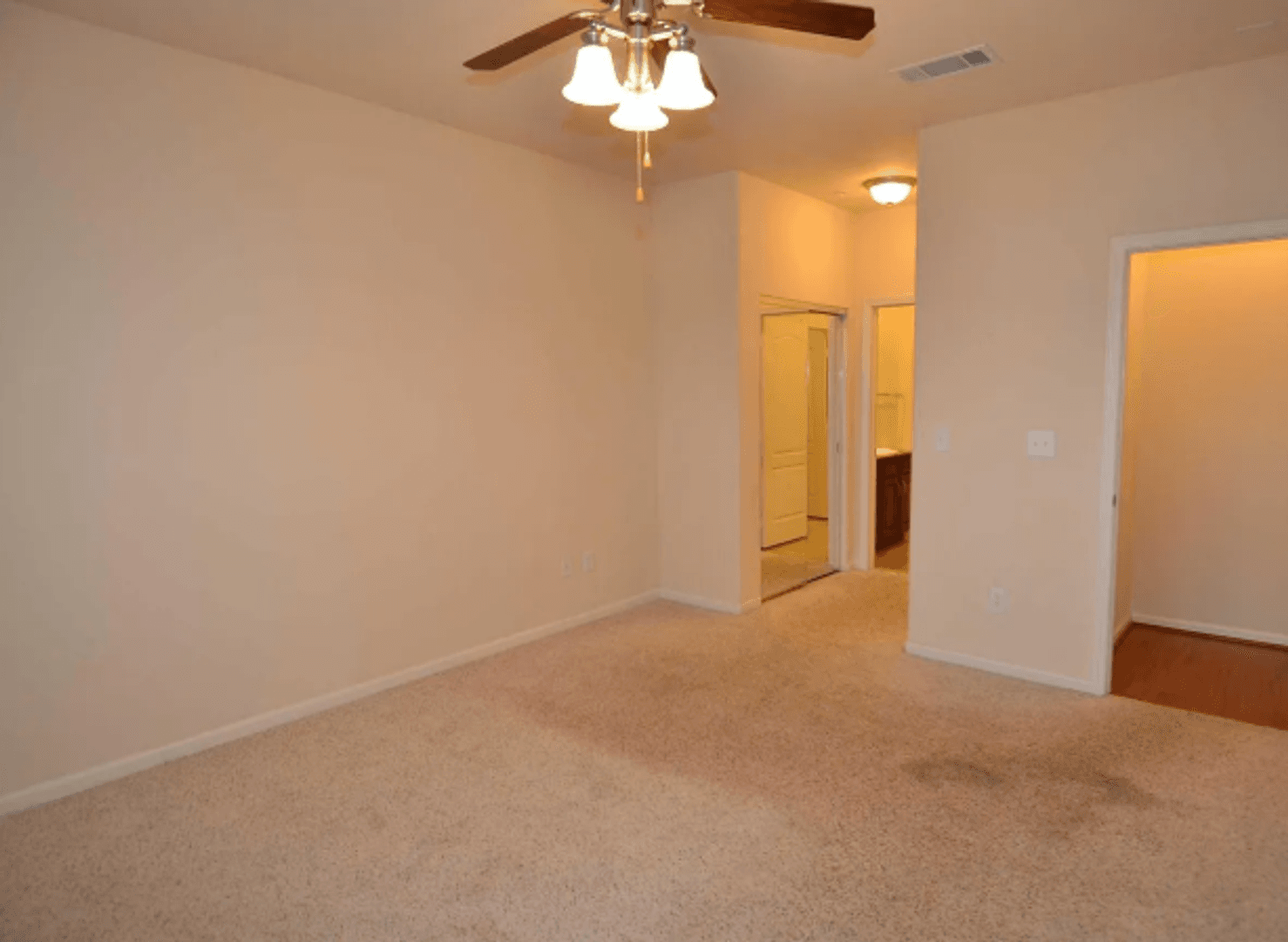 Columbia House: 1085 Shop Rd Unit 320