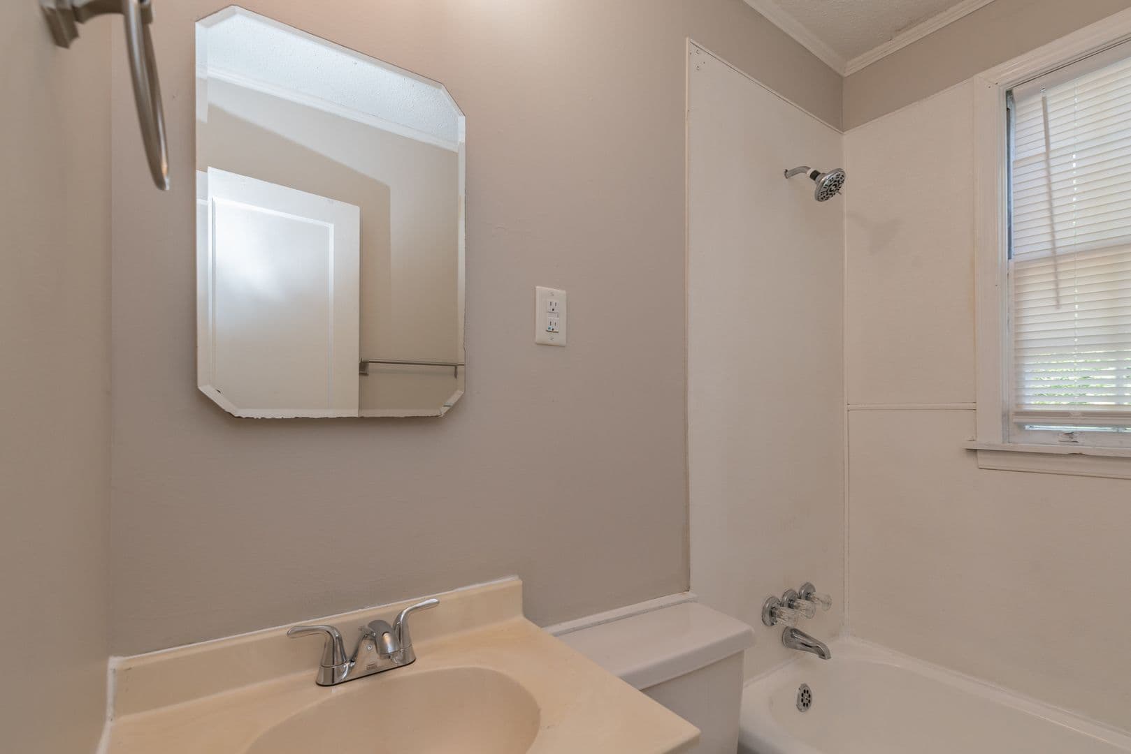 Augusta House: 2269 Pund Avenue