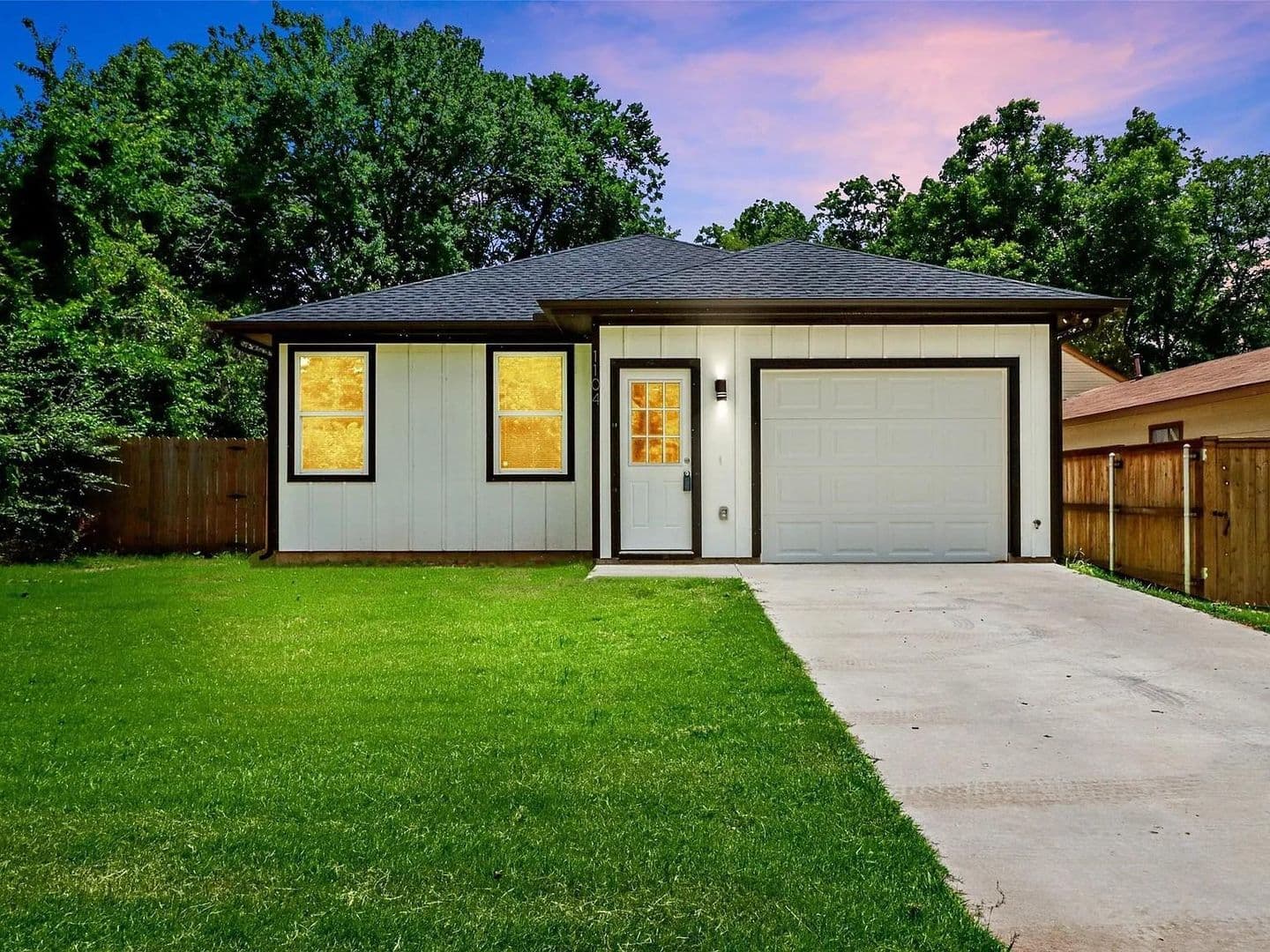 Denison House: 1104 W Elm Street