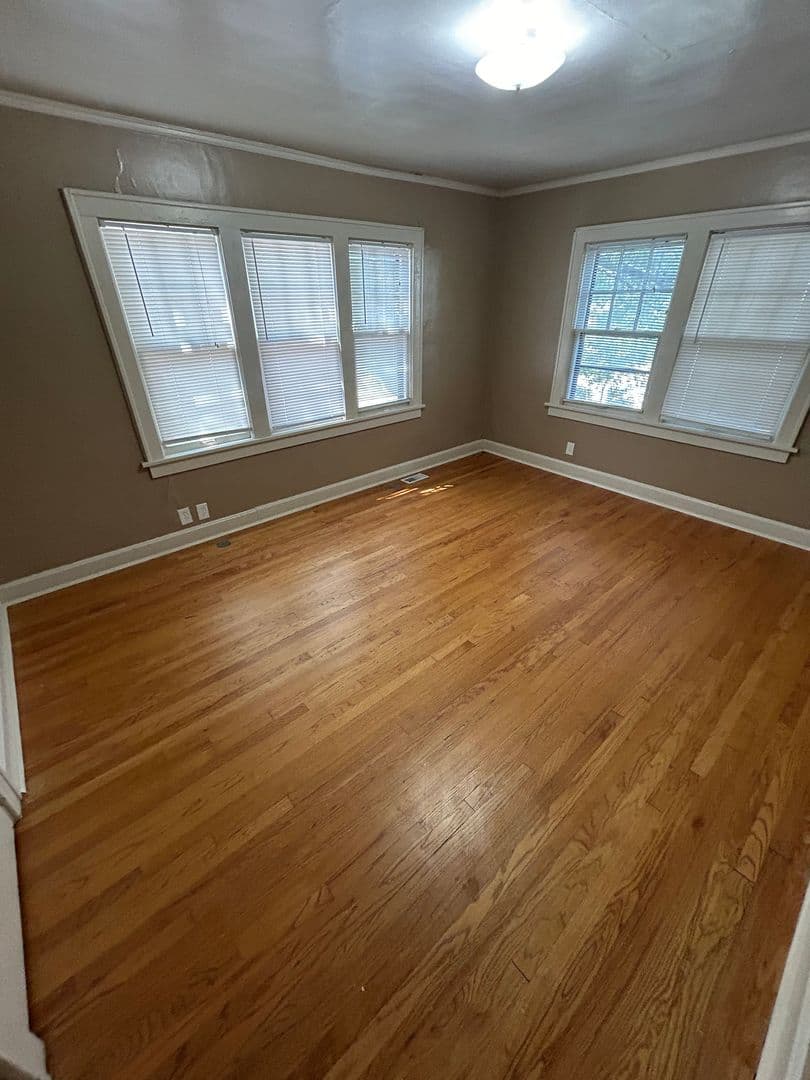Kansas City Apartment: 5446 Charlotte St.