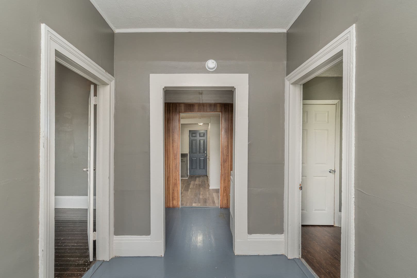 Augusta House: 2024 Clark St
