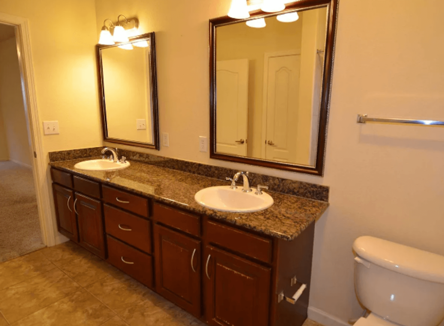 Columbia House: 1085 Shop Rd Unit 320