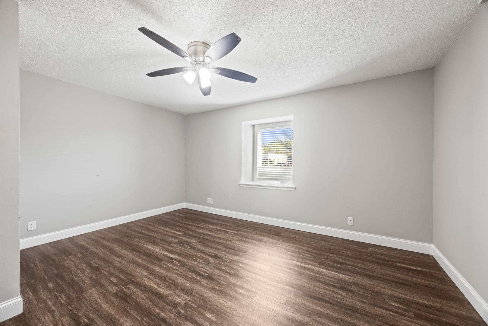 Hixson Apartment: 5519 Highway 153