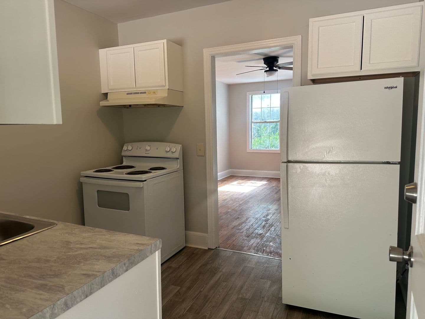 Columbia House: 525 Johnson Avenue