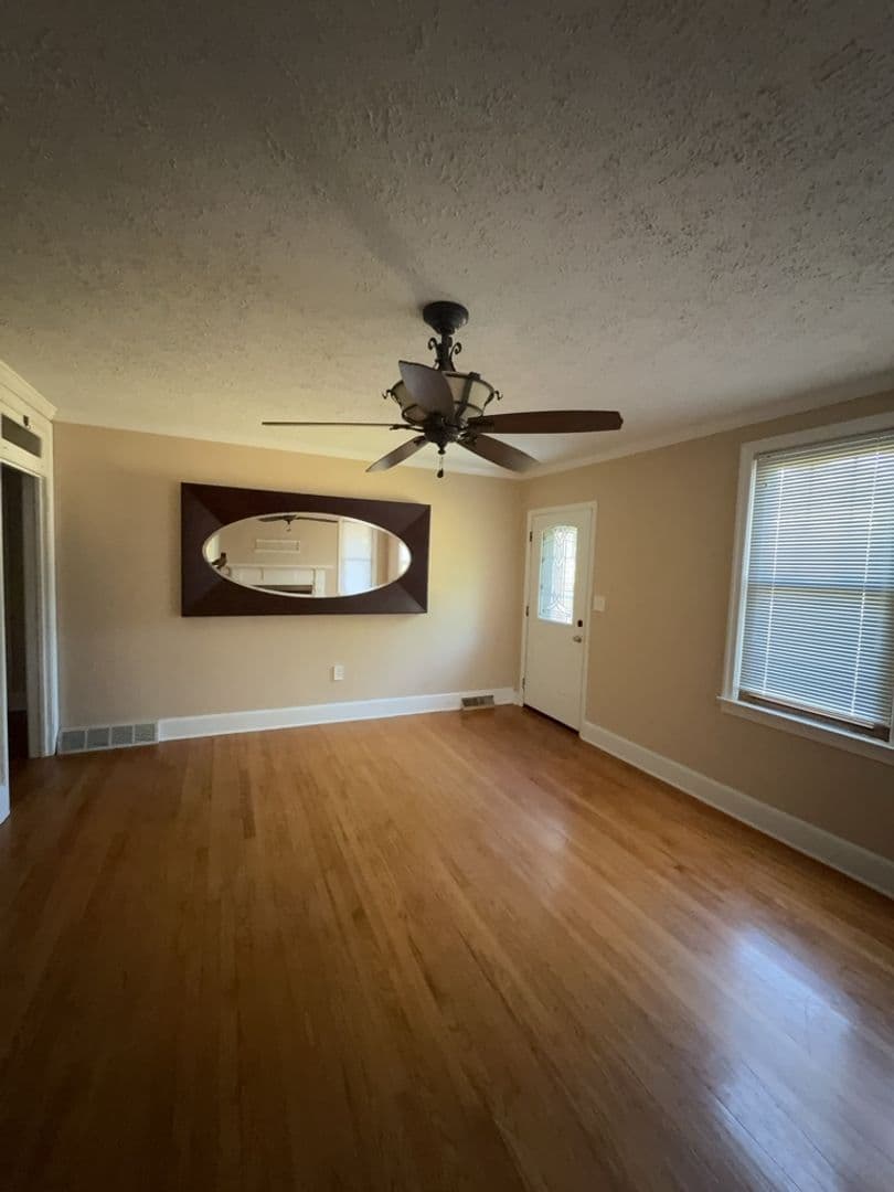 Cayce House: 1516 Axtell Dr