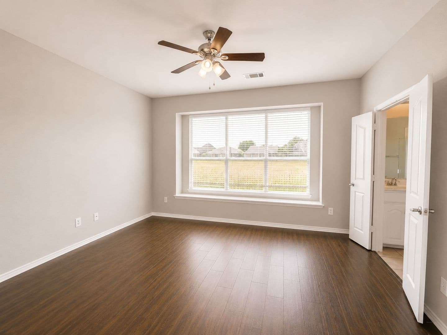 Fort Worth House: 10973 Hawks Landing Road