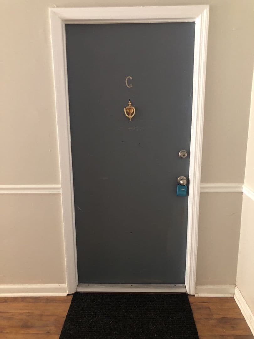 Charleston House: 1402 Camp Rd Apt 4C
