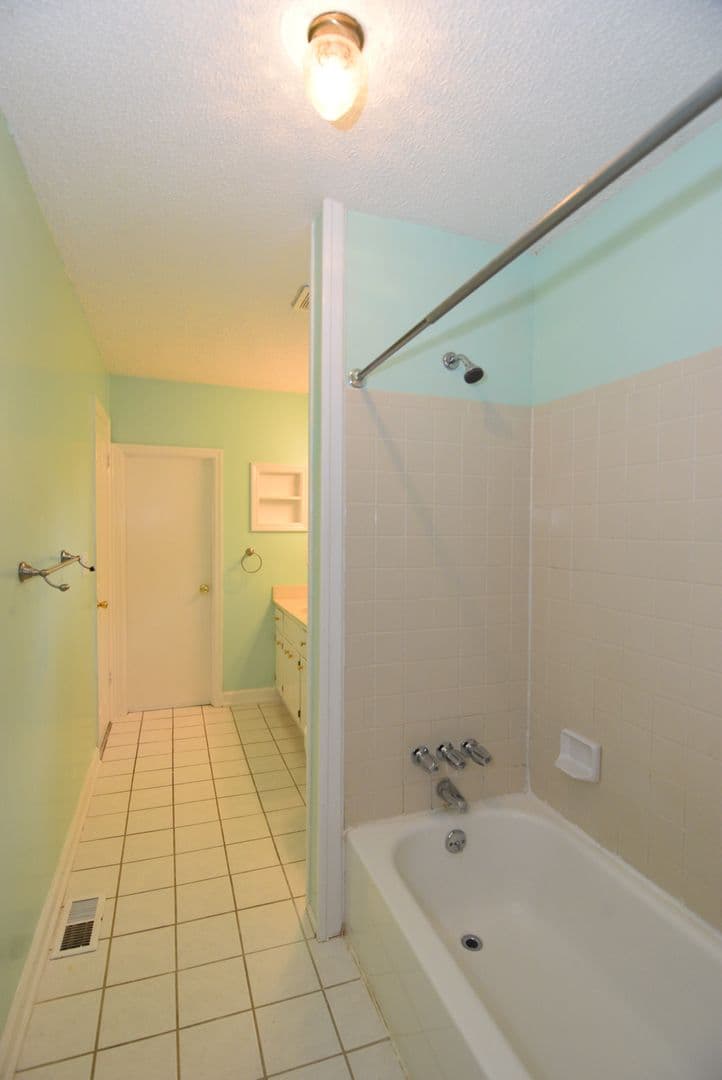 Evans House: 490 Pheasant Run Drive