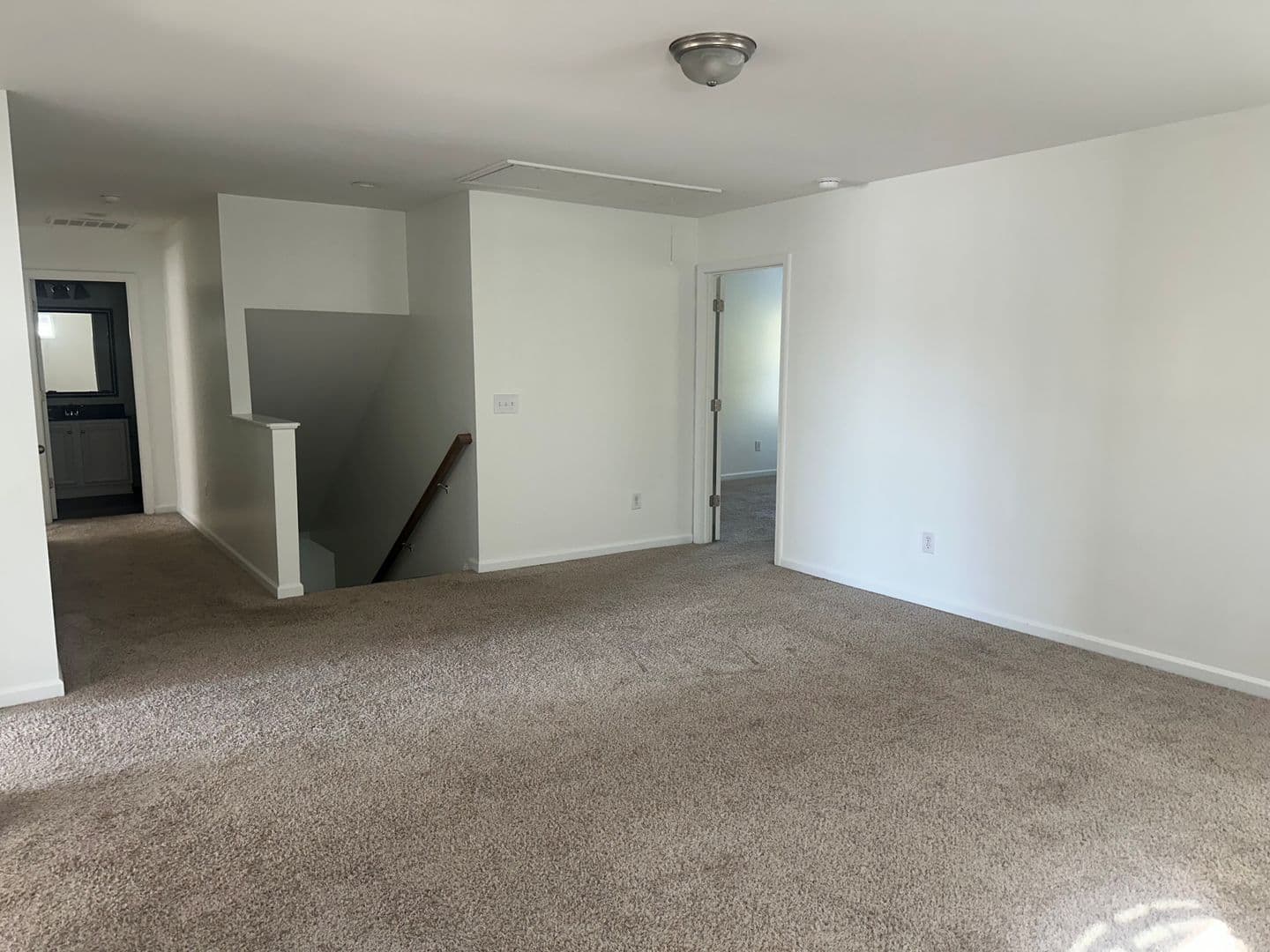 Elgin House: 6 Brazilian Dr