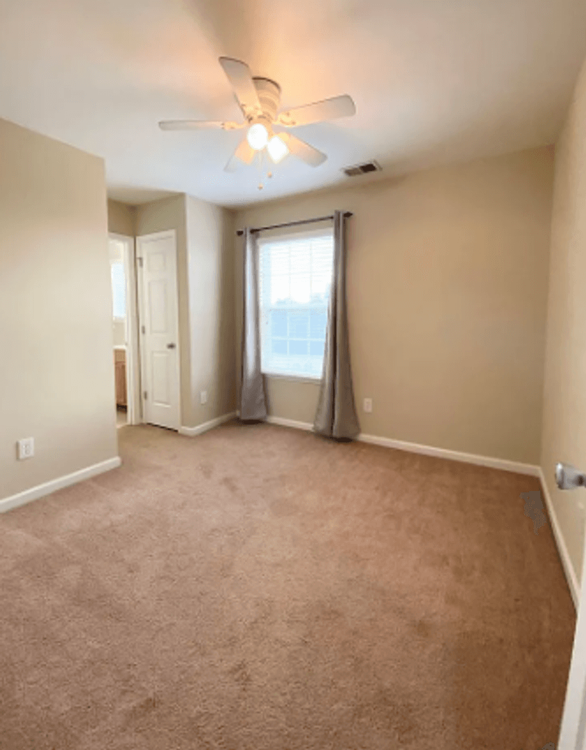 Columbia House: 537 S Bull St