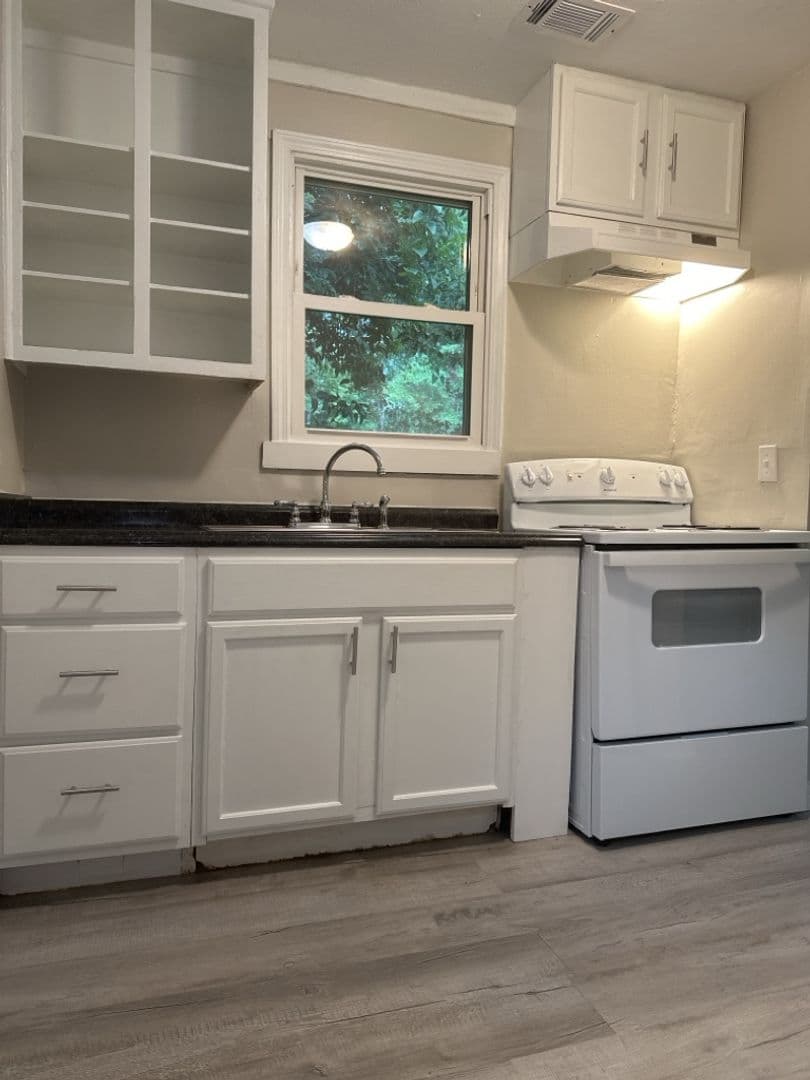 Augusta House: 2563 Lyman Street
