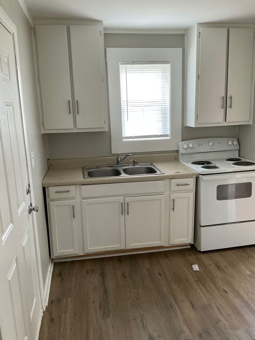Augusta Apartment: 2547 & 2545 Dover Street