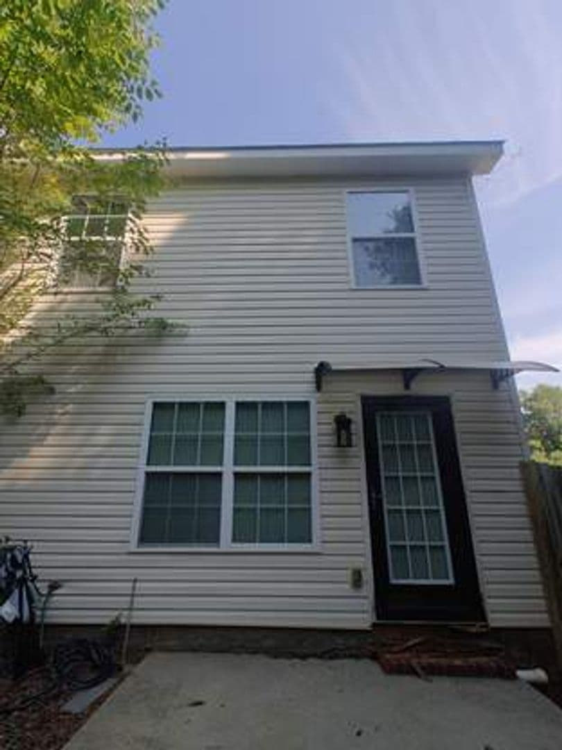 Augusta House: 2078 Reserve Lane