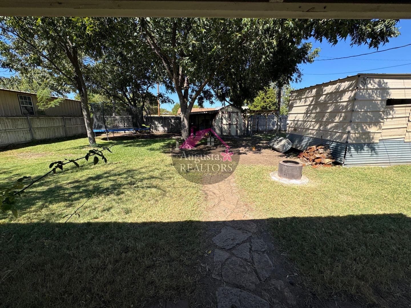 Clyde House: 914 Tanglewood Dr
