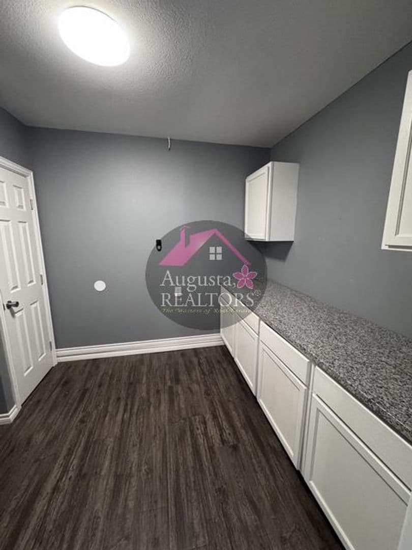 Abilene House: 2626 Garfield Avenue
