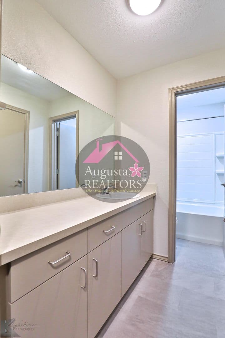 Abilene Apartment: 2800 Sayles - 07 A