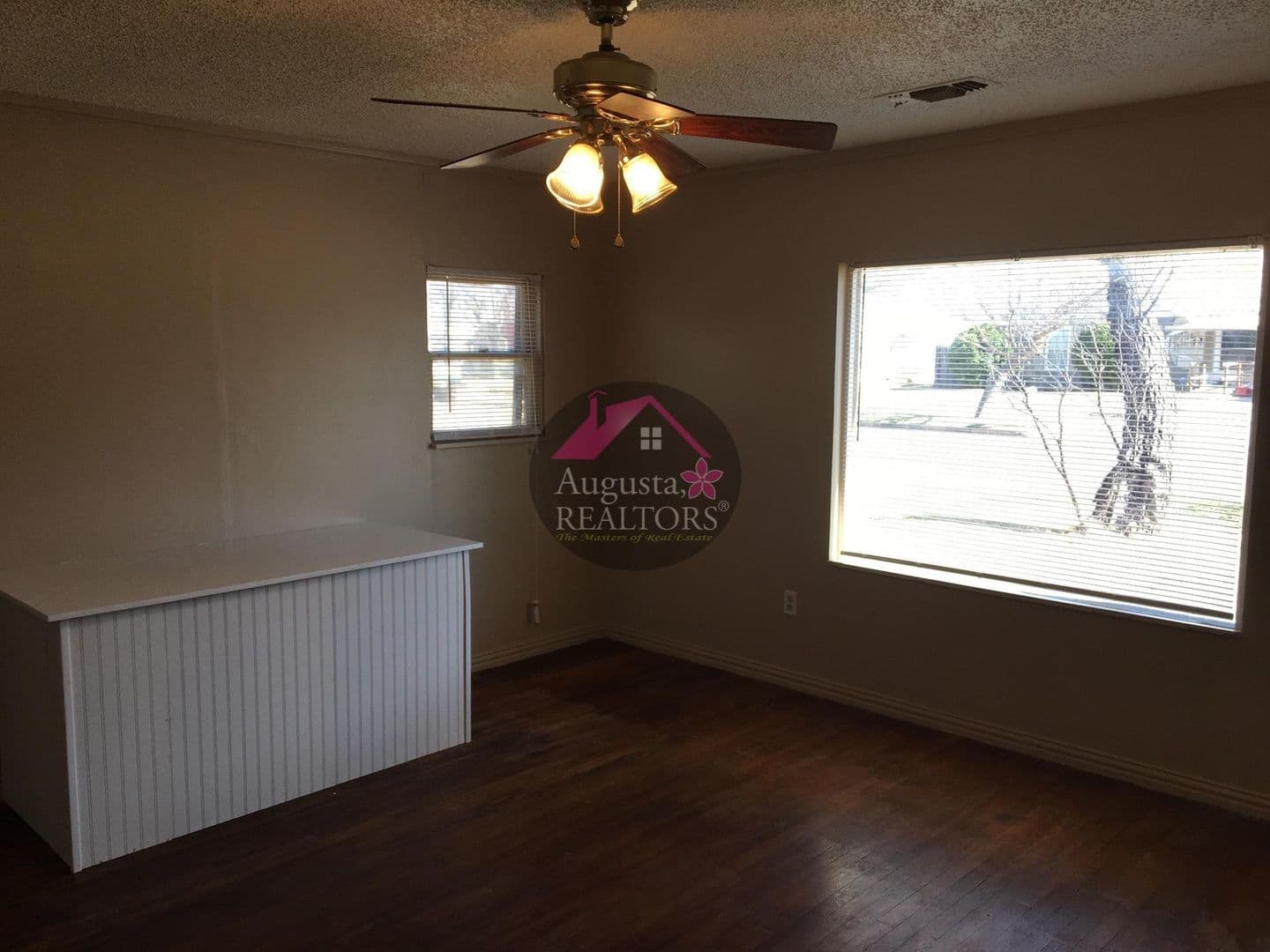 Abilene House: 1850 Chestnut St