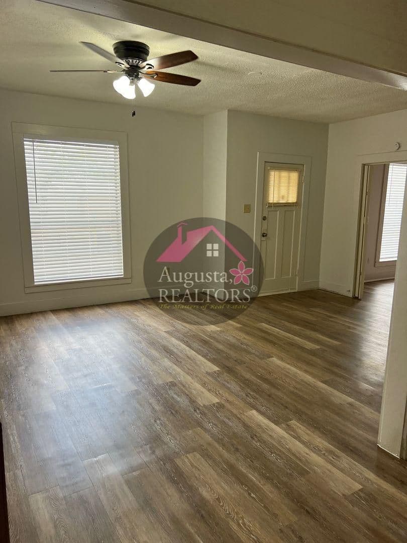 Sweetwater House: 1304 James St.