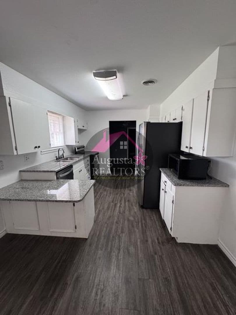 Abilene House: 2626 Garfield Avenue