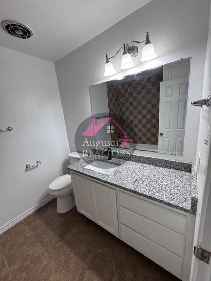 Abilene House: 2626 Garfield Avenue