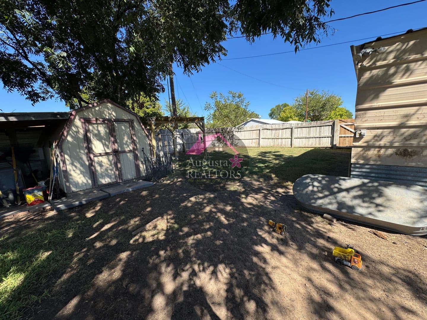 Clyde House: 914 Tanglewood Dr