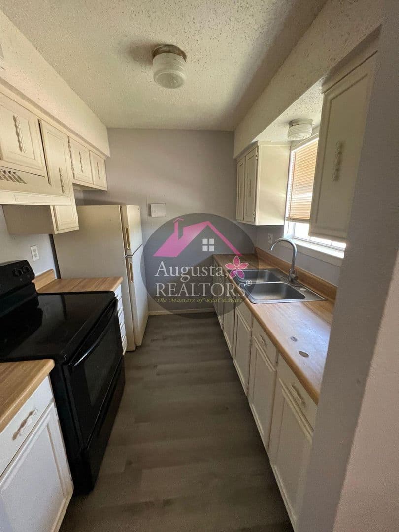 Abilene Apartment: 2410 N Willis