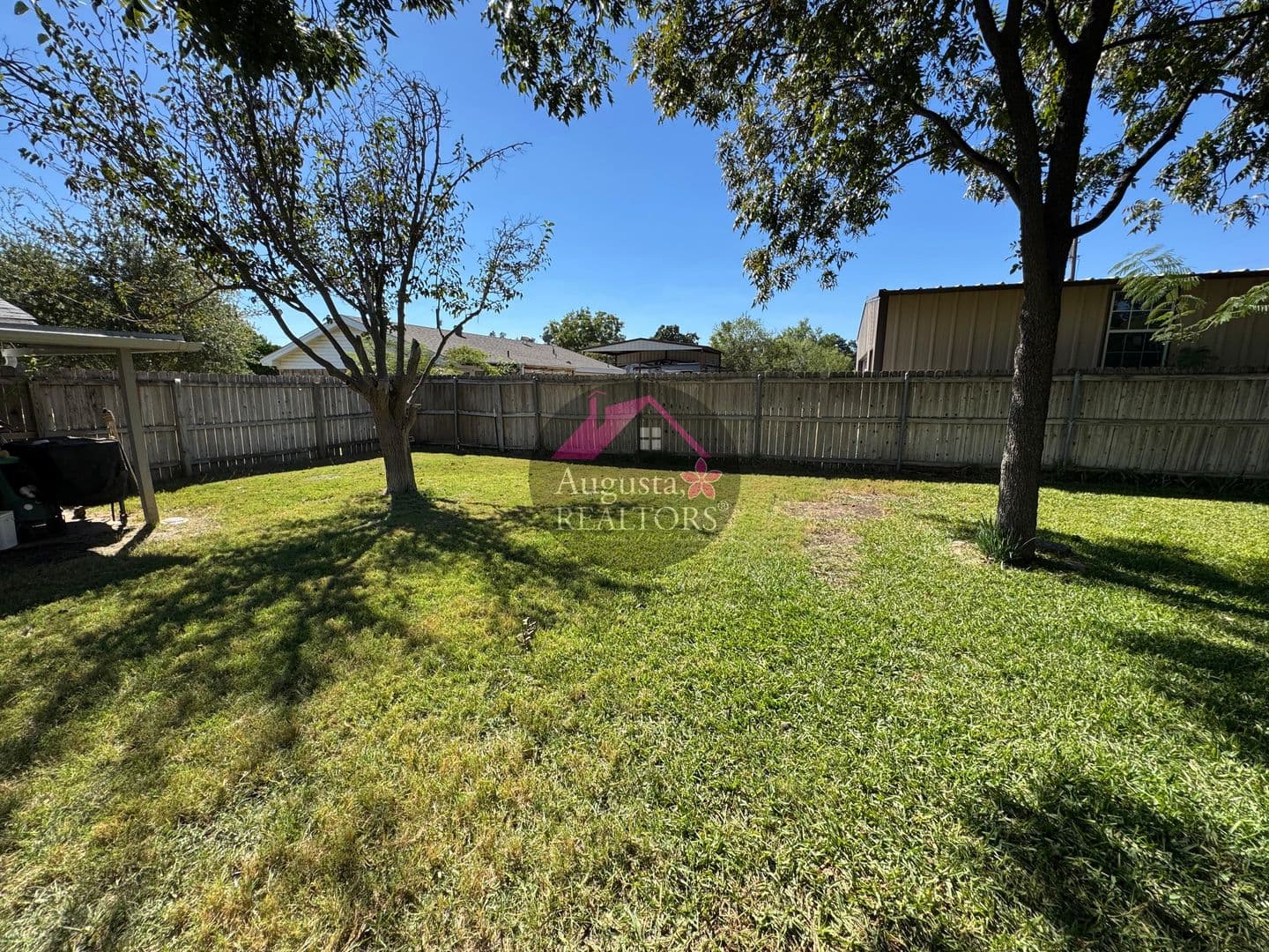 Clyde House: 914 Tanglewood Dr