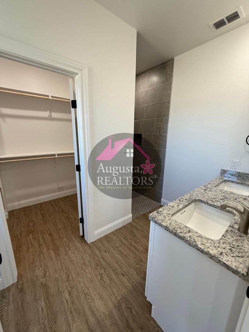 Abilene Apartment: 316/320 Woodstock