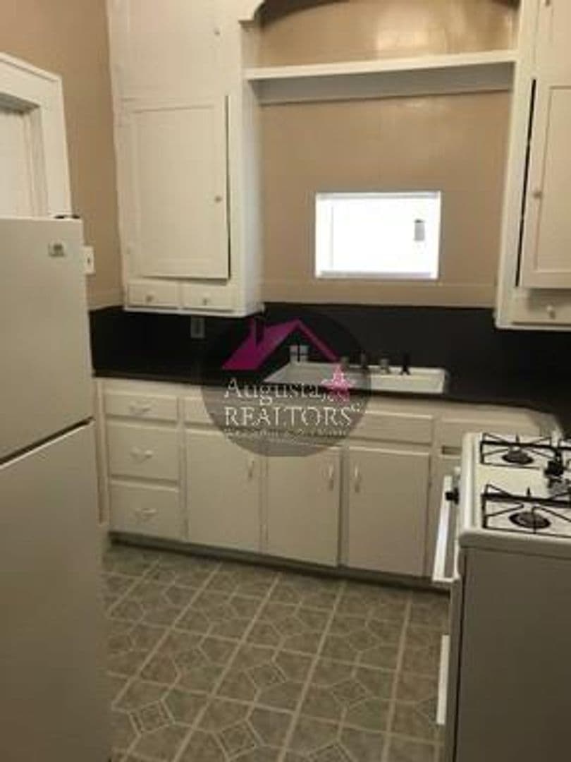 Abilene Apartment: 649 EN 18th Apt 3