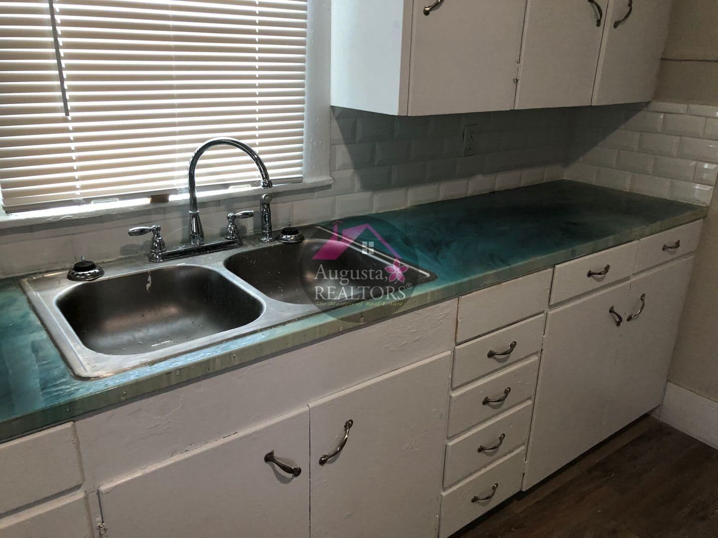 Coleman Apartment: 502 Cottonwood St.