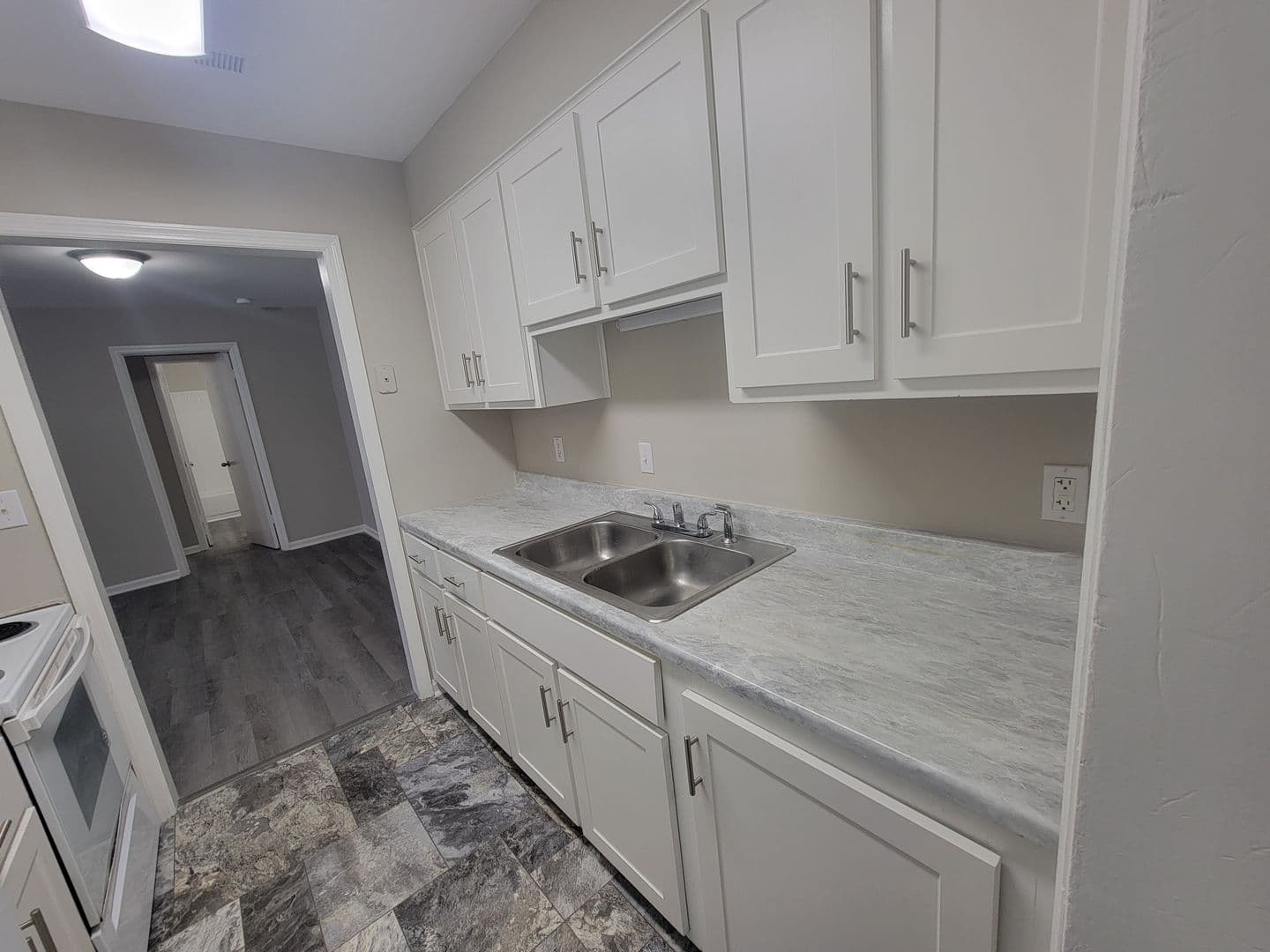 Aiken Apartment: 1546 Hamilton Dr - 202