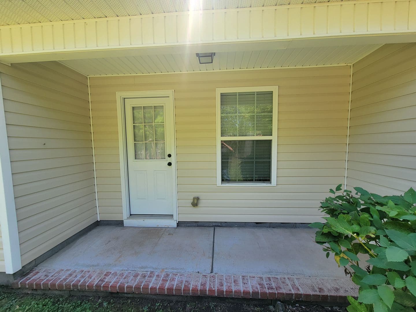 Grovetown House: 392 Bowen Falls