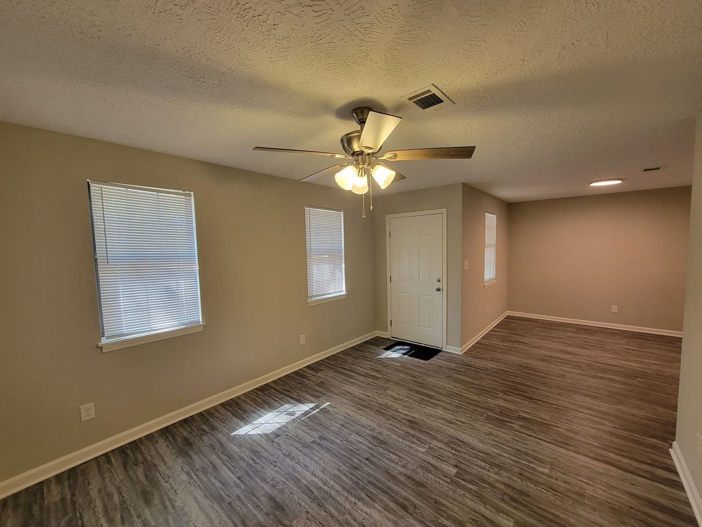 Martinez Apartment: 123 Samarya Ln