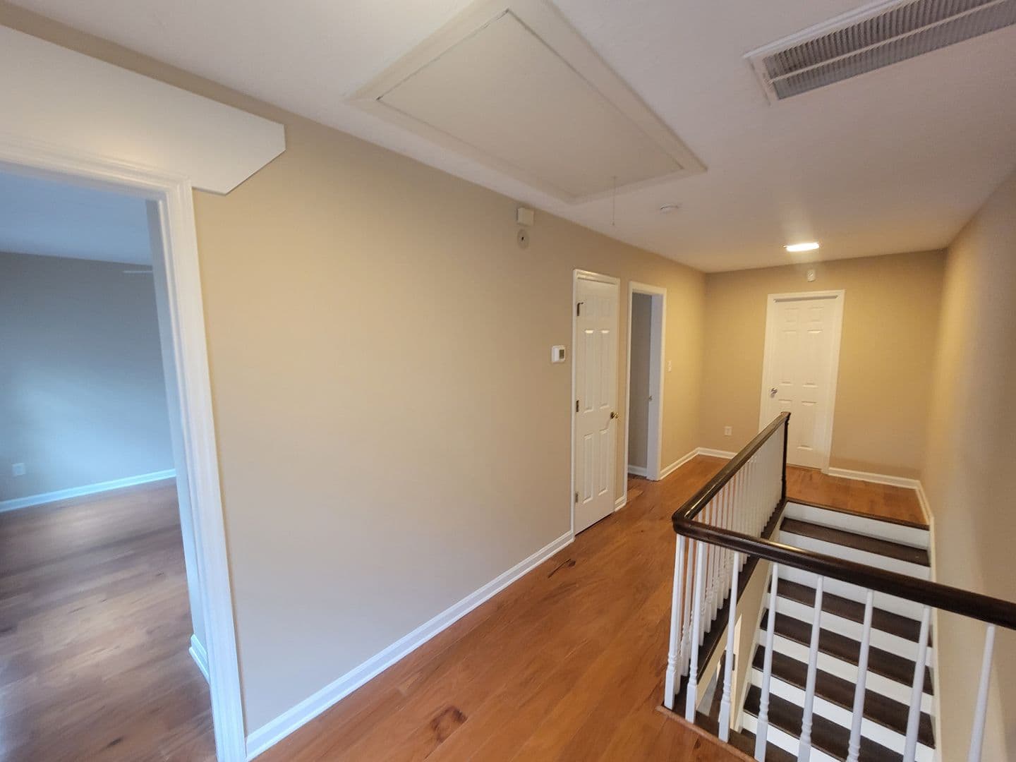Martinez House: 288 Wakefield Ln S
