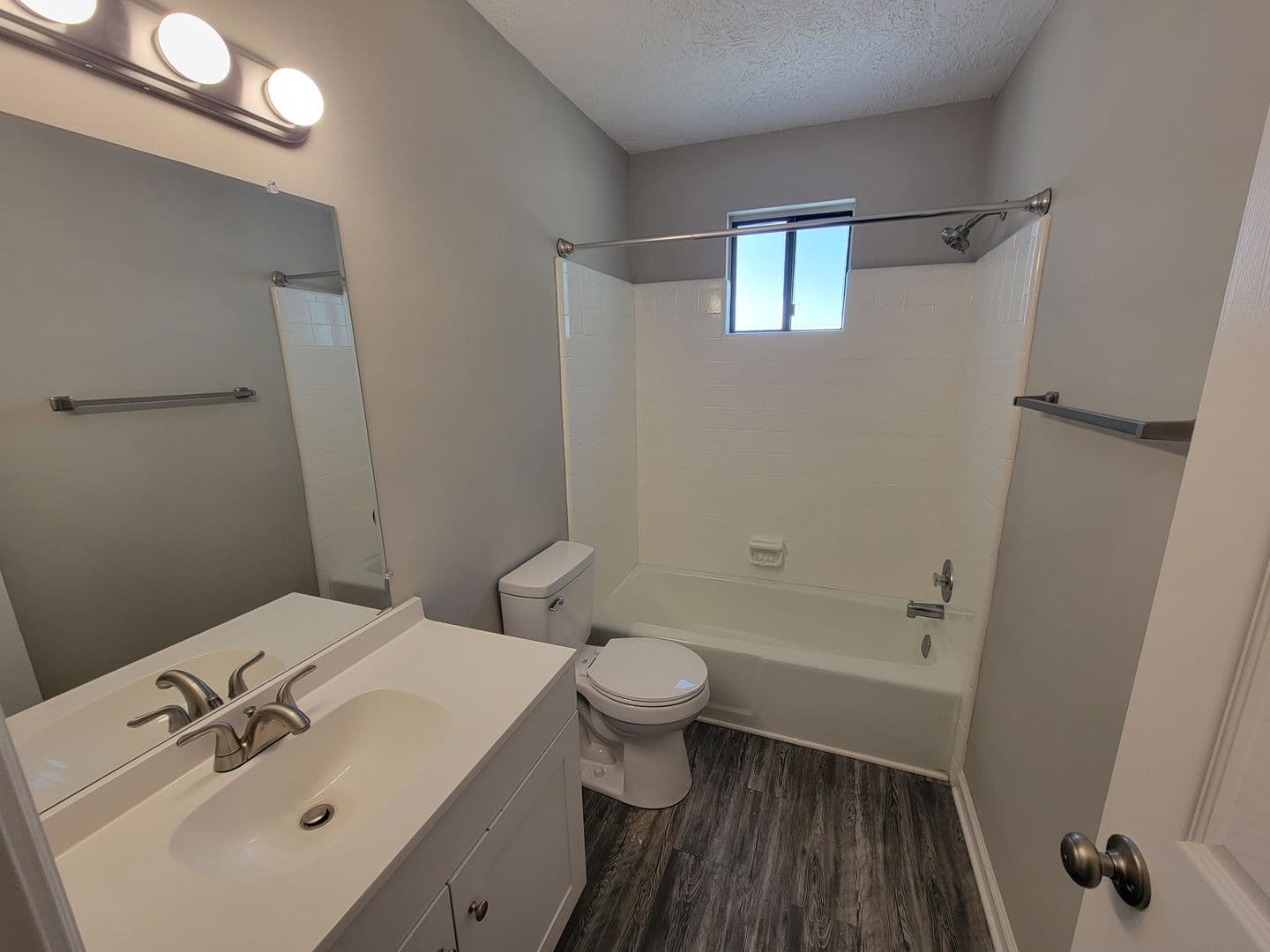 Martinez Apartment: 123 Samarya Ln