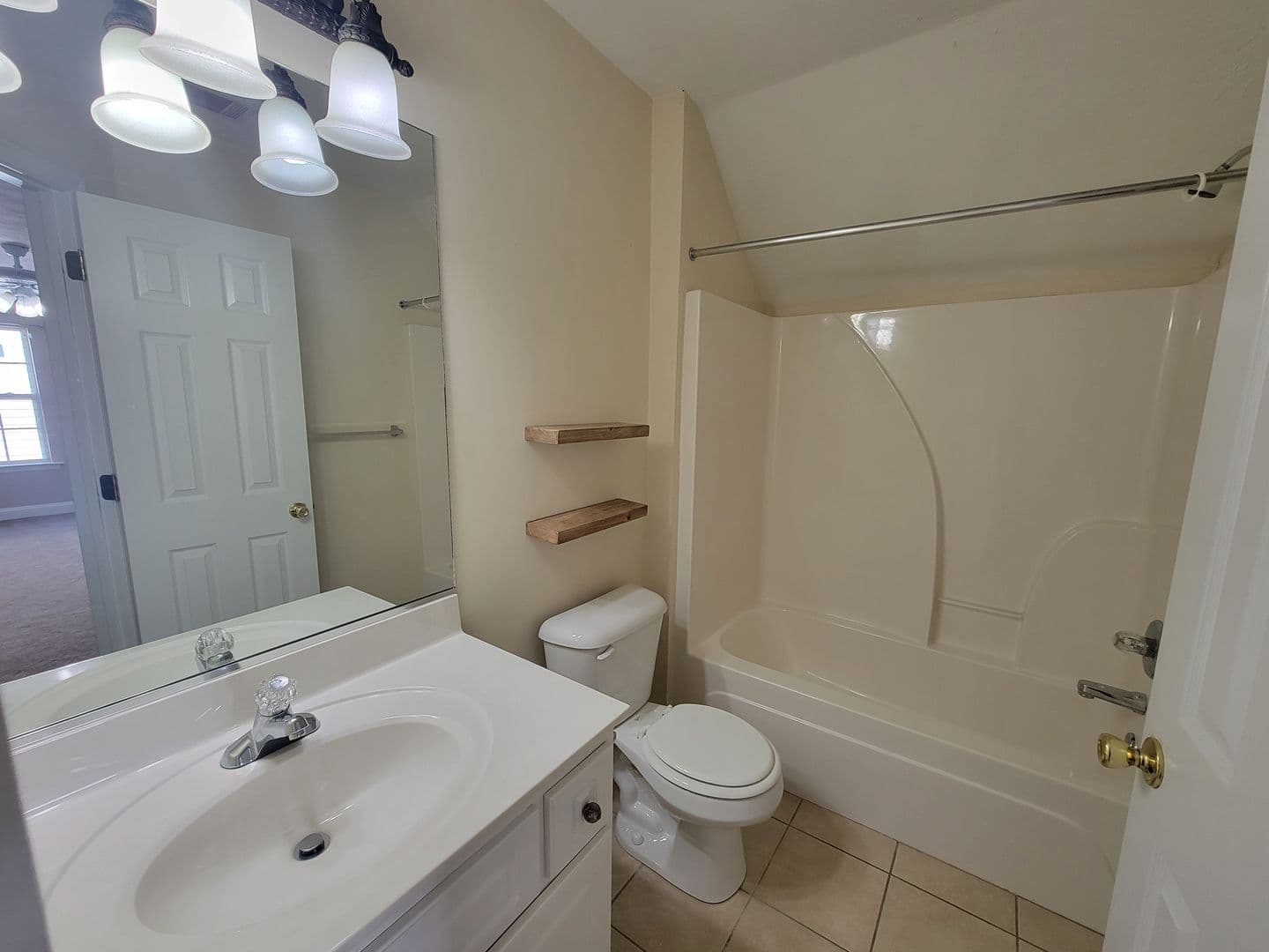 Martinez House: 211 Brook Court