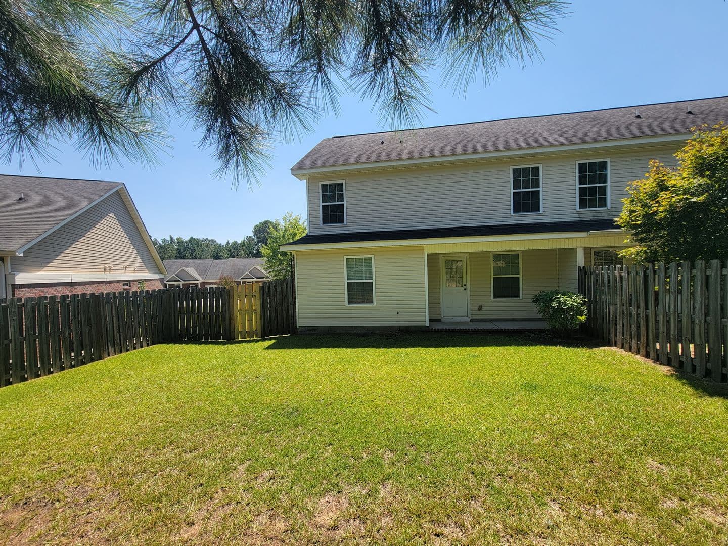 Grovetown House: 392 Bowen Falls