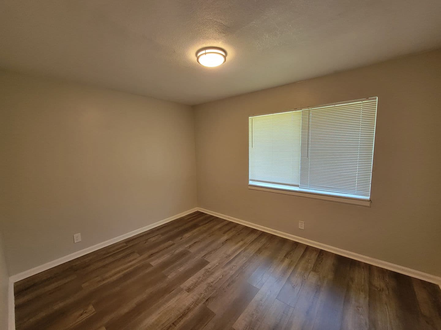 Augusta Apartment: ~112 3rd Street