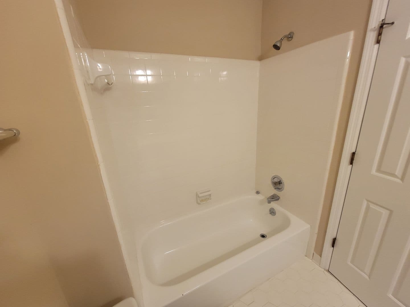 Martinez House: 288 Wakefield Ln S