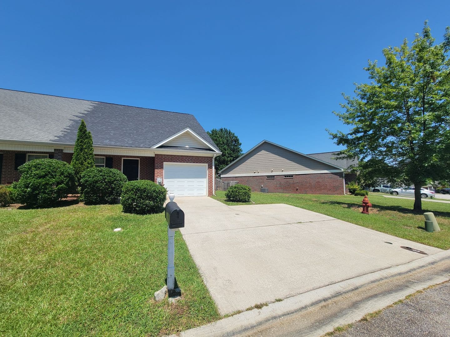 Grovetown House: 392 Bowen Falls