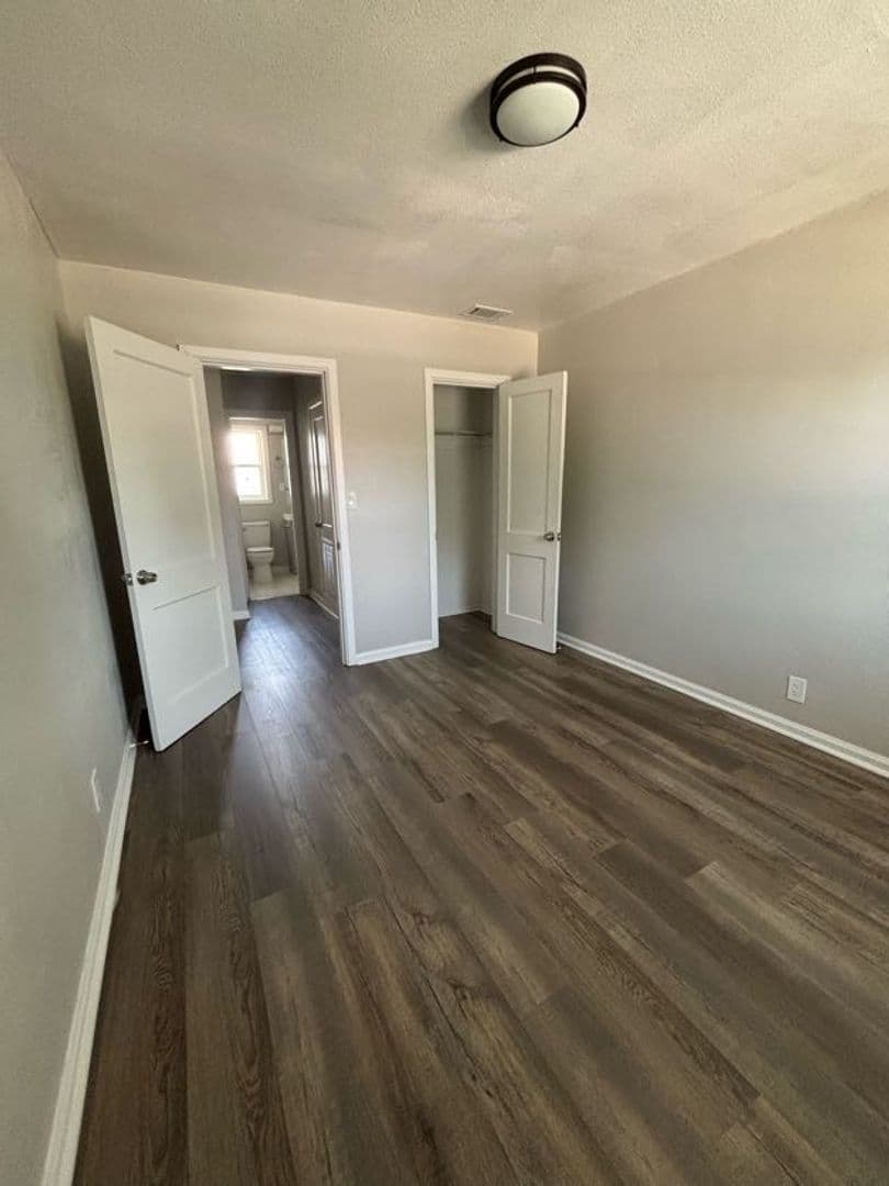 Augusta Apartment: ~110 3rd Street