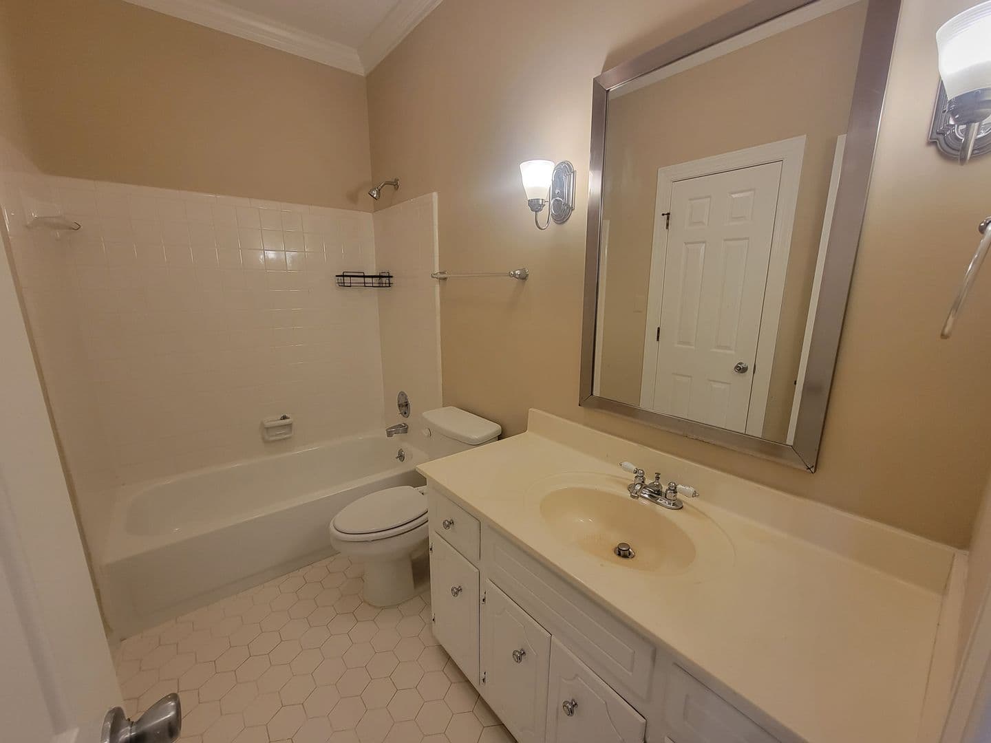Martinez House: 288 Wakefield Ln S